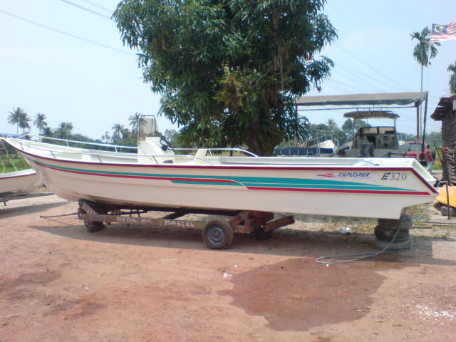 Explorer E320 Open Deck Standard